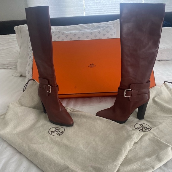 Hermes Brown Heeled Boots with Buckle Detailing - Picture 1 of 13